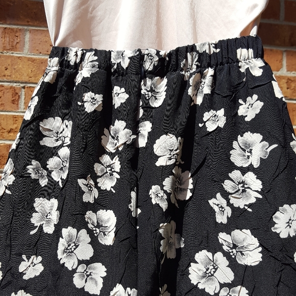 FR Bentley plus black skirt - Picture 2 of 10